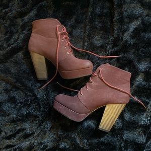 🖤3/$35🖤 burgundy lace up boots